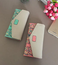 Load image into Gallery viewer, [Women] Love&#39;s 3 Fold Flowers Printed Wallet
