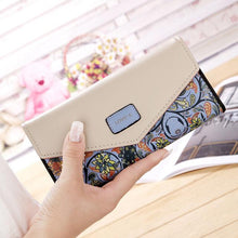 Load image into Gallery viewer, [Women] Love&#39;s 3 Fold Flowers Printed Wallet
